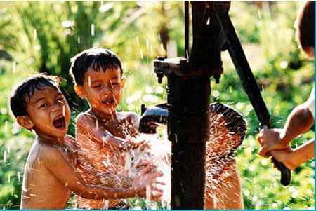 Nước kiềm (Alkaline) nguồn nước đang được mọi người ưa chuộng Nước kiềm (Alkaline) nguồn nước đang được mọi người ưa chuộng